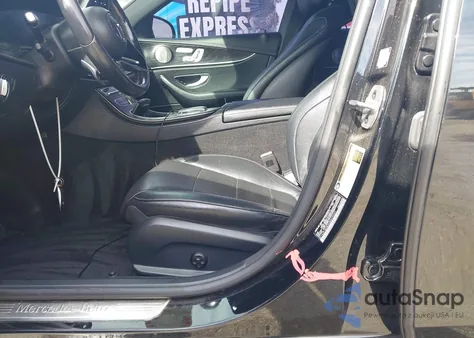 2022 Mercedes-Benz E 350 z USA, uszkodzony, nr VIN W1KZF8DB5NB049597